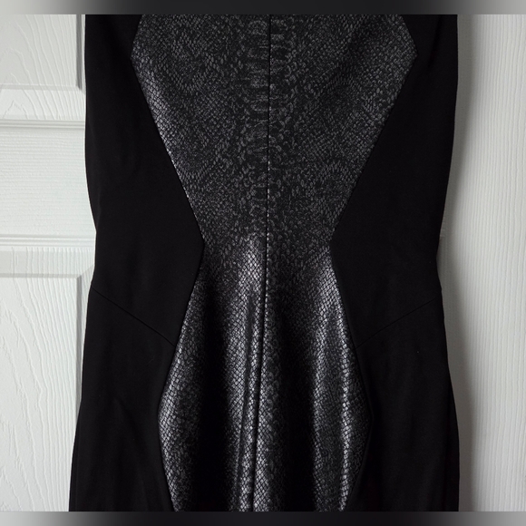Cache Black Snakeskin-Textured Dress. Excellent condition. Size 4. Like New. - Picture 9 of 11